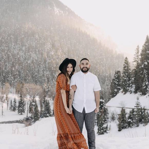 Meet your Posher, Claudia - Picture 1 of 1